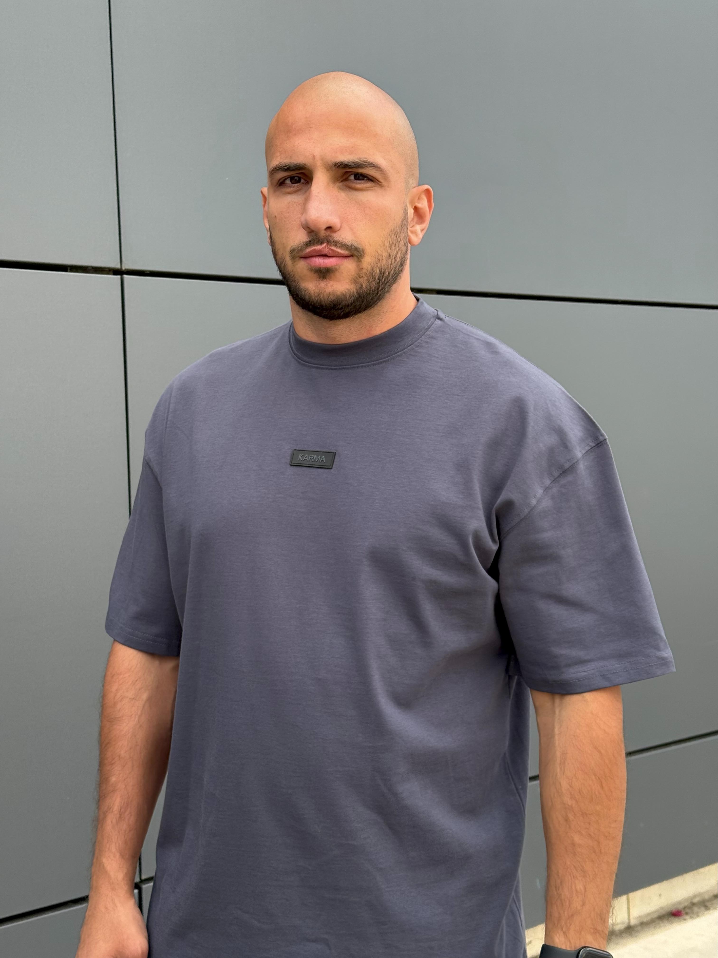 The Basic t-shirt / Graphite