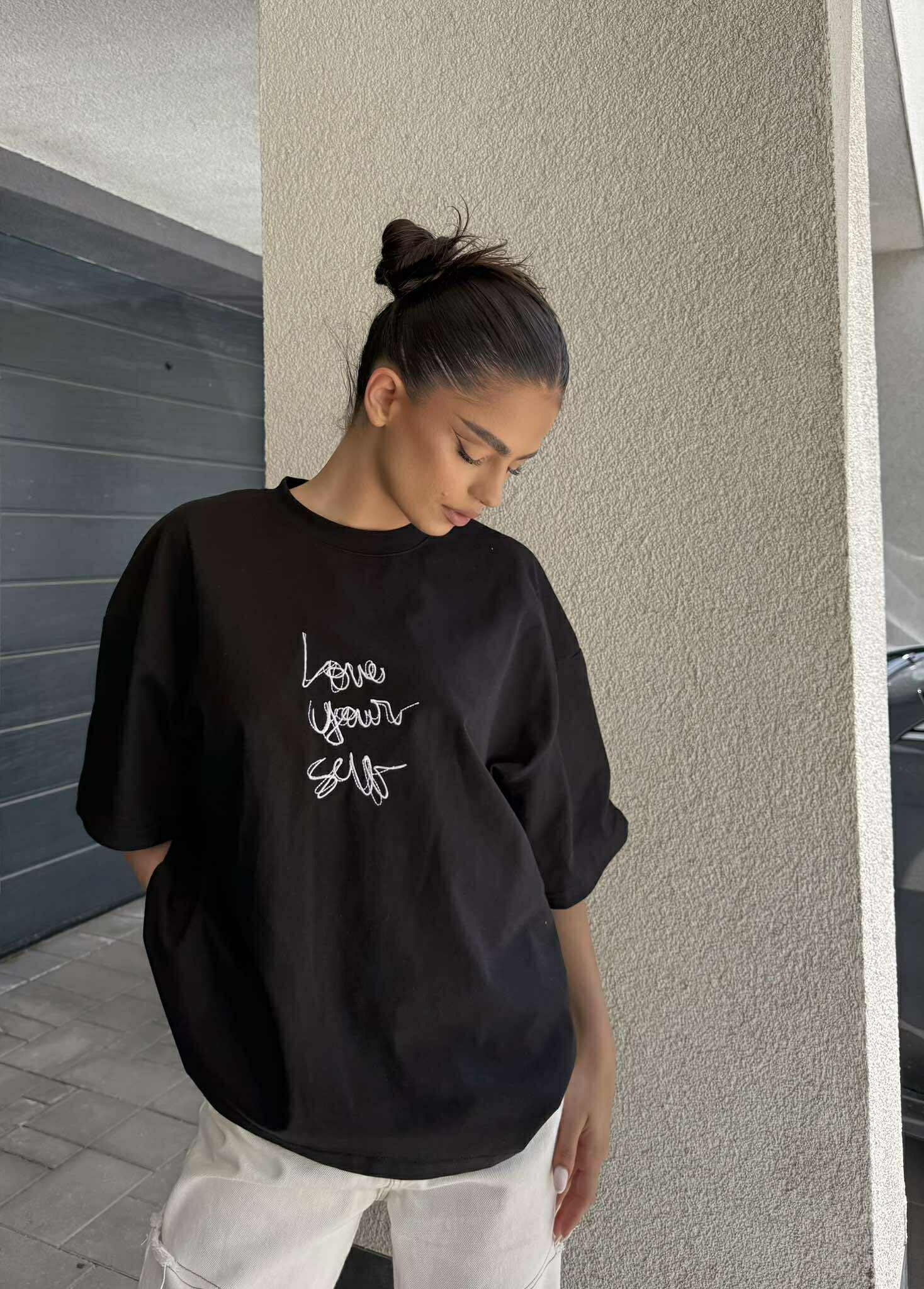 T-shirt Love Yourself / Black