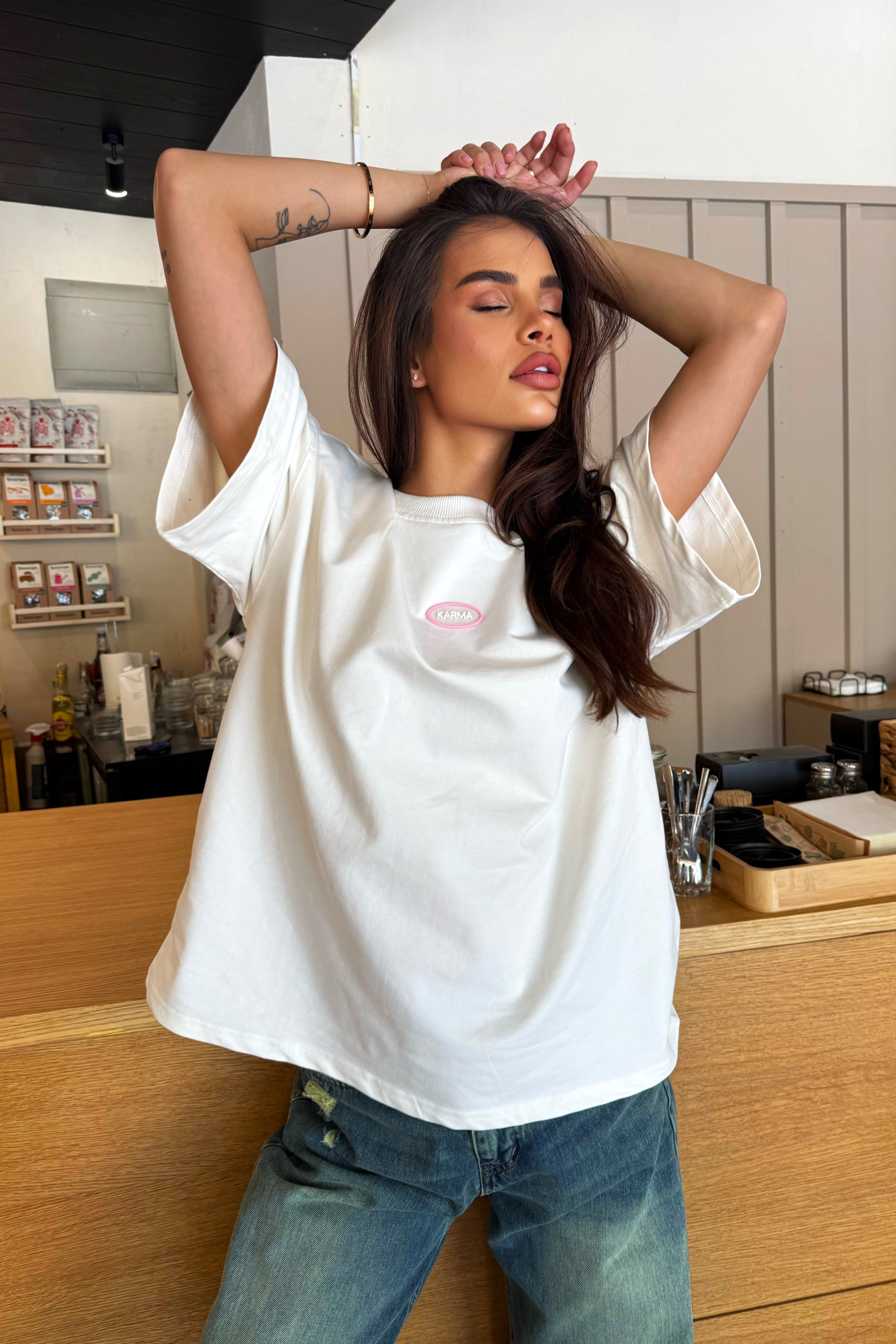 T-shirt Signature by KARMA / Off White